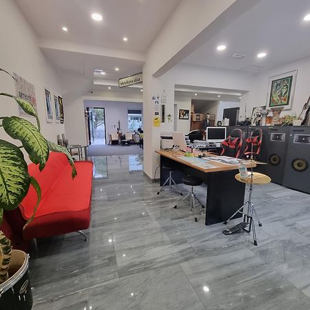 Artrock Residence Изола Экстерьер фото