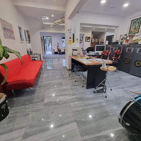 Artrock Residence Изола Экстерьер фото