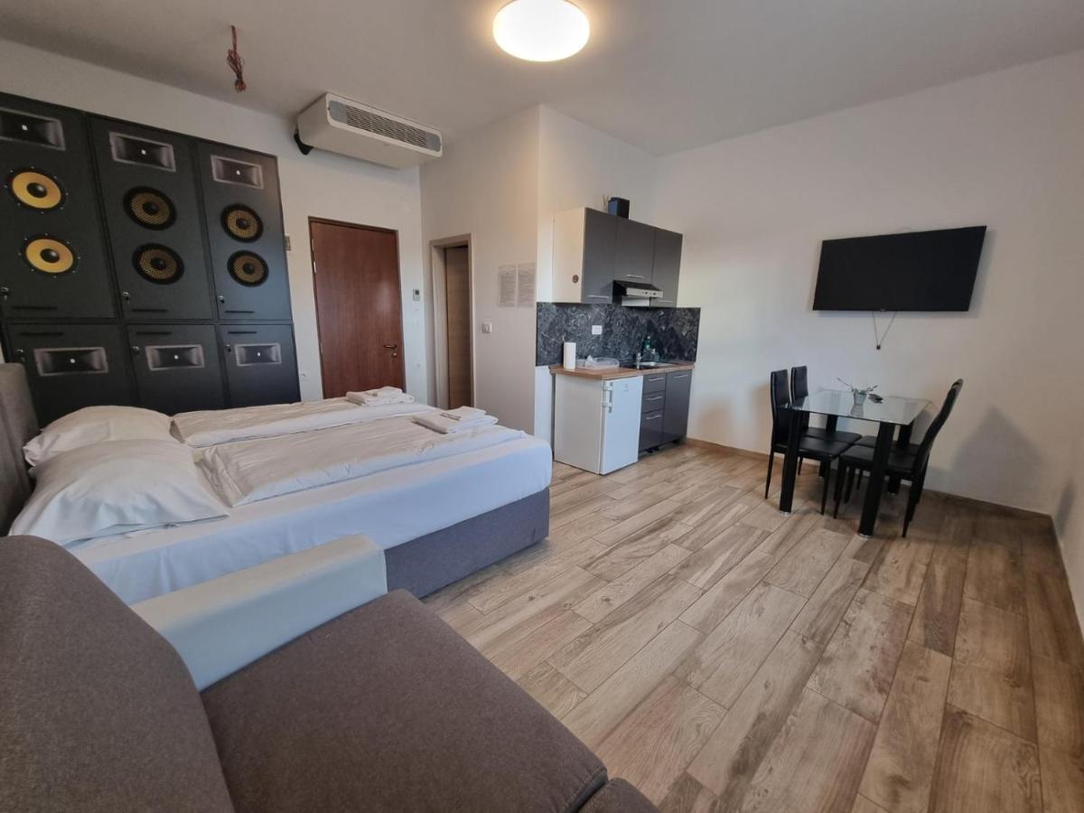 Artrock Residence Изола Экстерьер фото