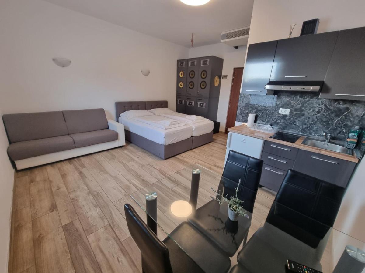Artrock Residence Изола Экстерьер фото