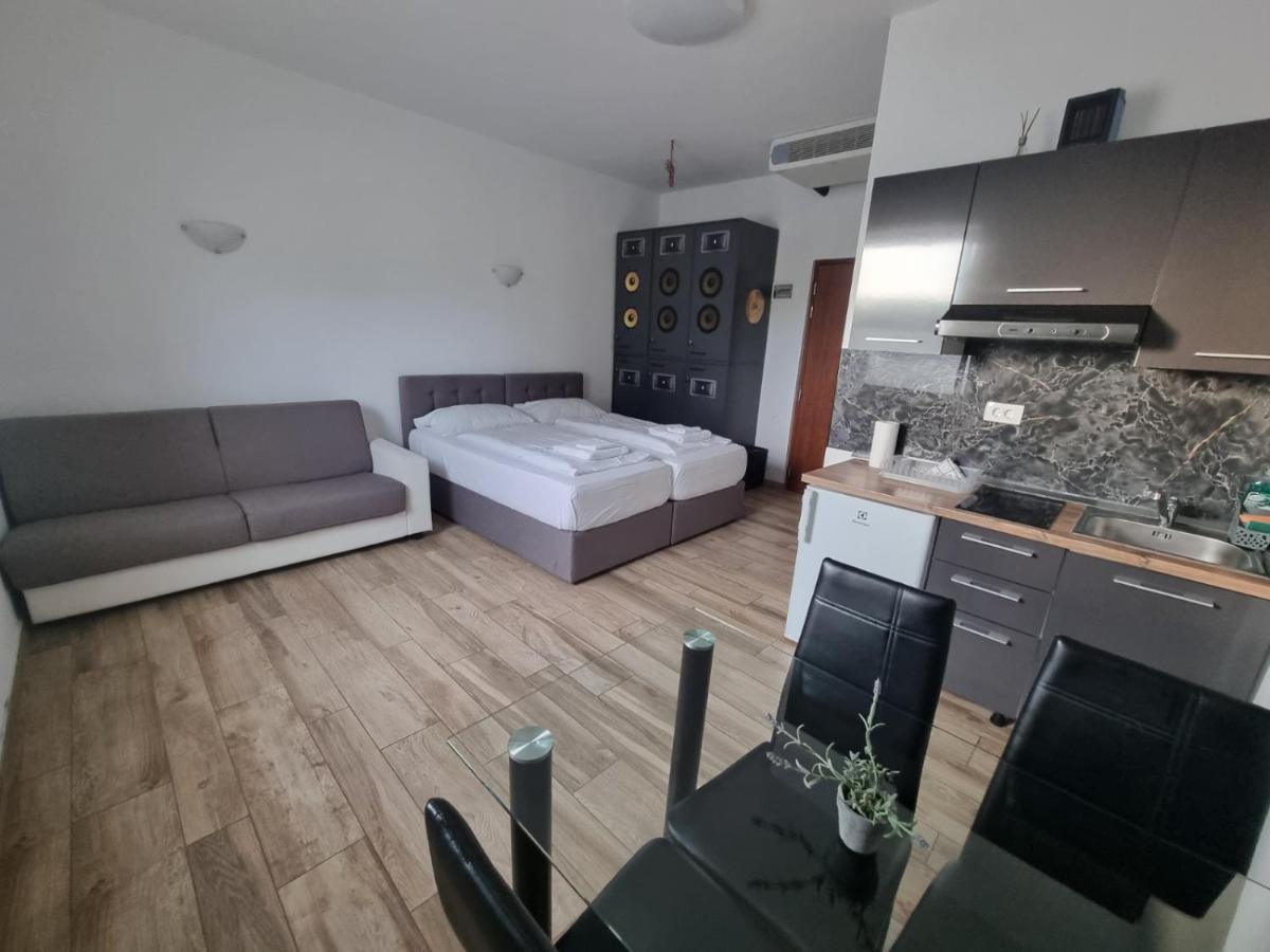 Artrock Residence Изола Экстерьер фото